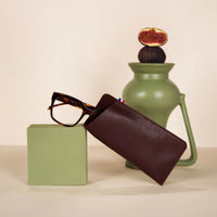 Isaure large – Étui à lunettes en cuir avec mousqueton